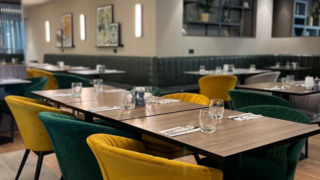 Restaurace v ubytování Holiday Inn London Gatwick - Worth by IHG
