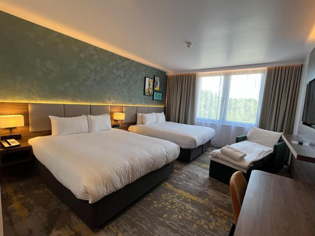 Postel nebo postele na pokoji v ubytování Holiday Inn London Gatwick - Worth by IHG