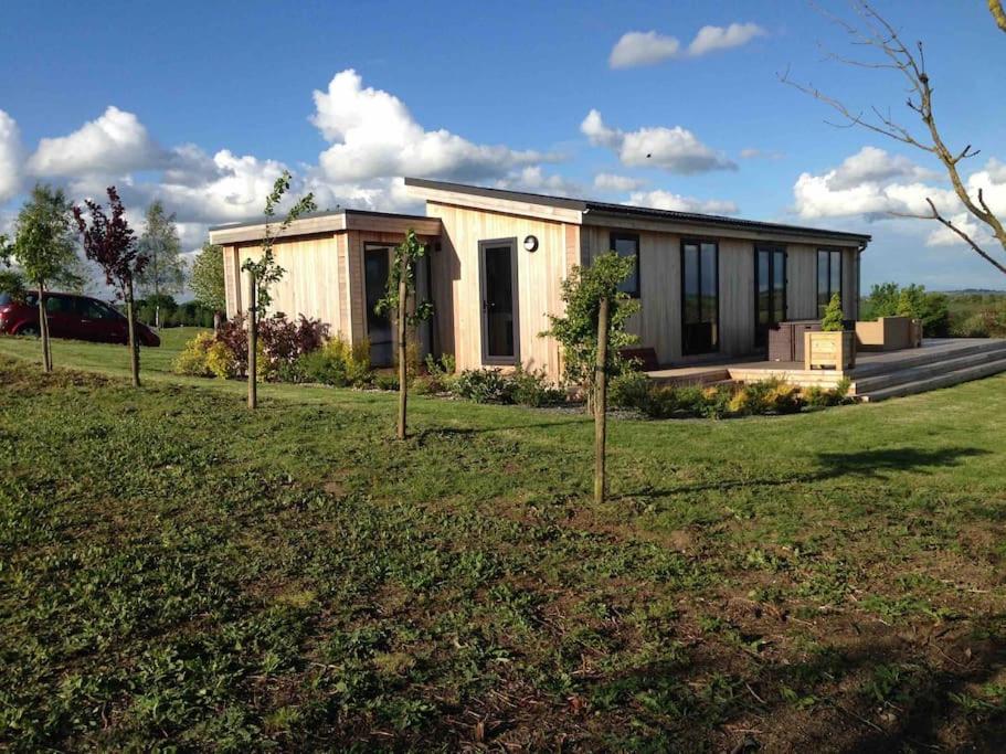 Κήπος έξω από το Mill Lodge