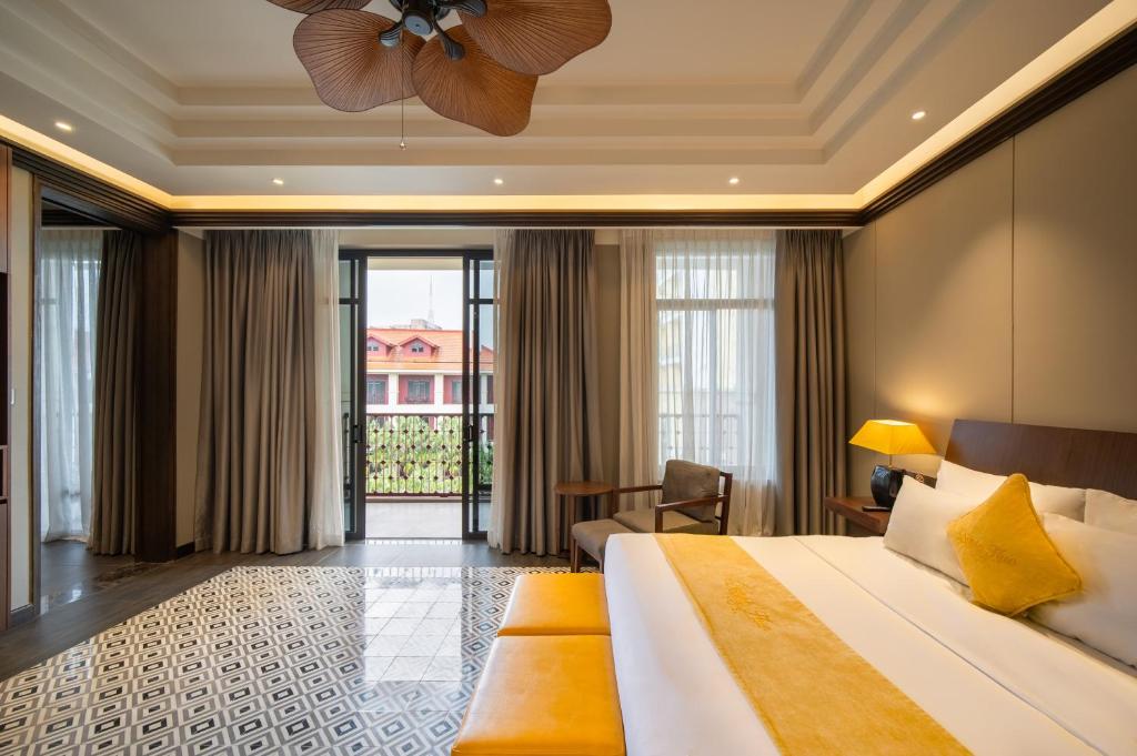 Senna Hue Hotel - 13