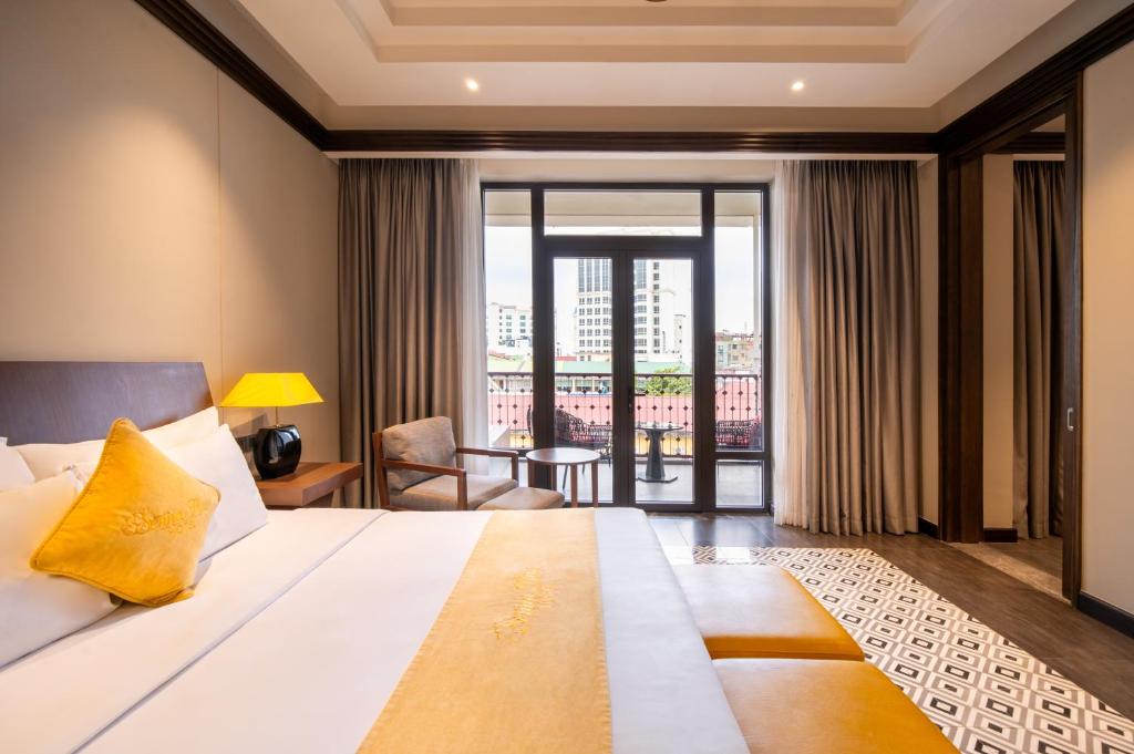 Senna Hue Hotel - 15