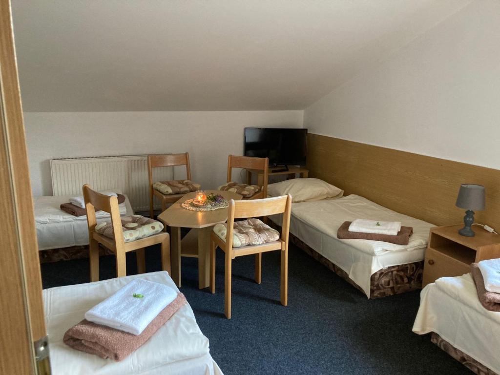 Zdjęcie z galerii obiektu NEZNAŠOVY*** Restaurant-Penzion w mieście Vrhaveč