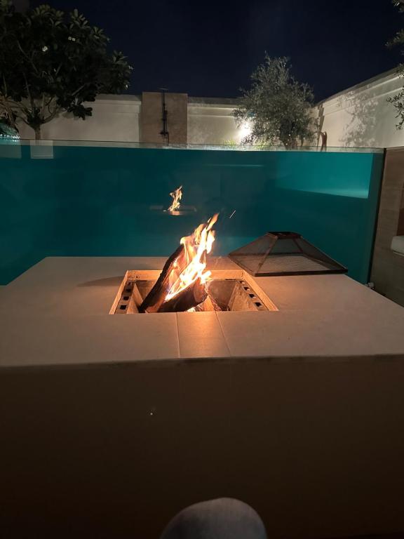 Fotografie z fotogalerie ubytování Luxurious Villa 5BHK with Pool BBQ and Full Time Housemaid Assistance - live in v Dubaji