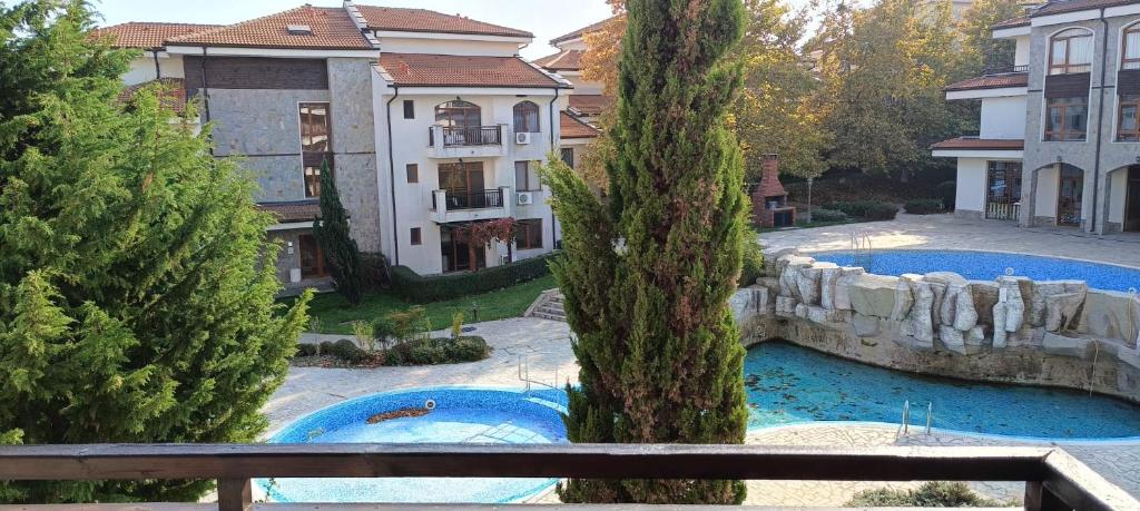 Bazén v ubytování Apartment Hotel & SPA Aheloy nebo v jeho okolí