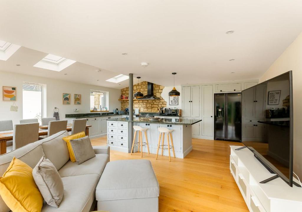 Spacious 3 Bed House with Large Garden in Aynho!, Aynho (updated prices ...