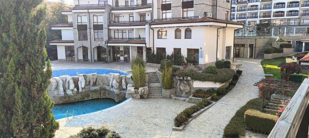 Bazén v ubytování Apartment Hotel & SPA Aheloy nebo v jeho okolí
