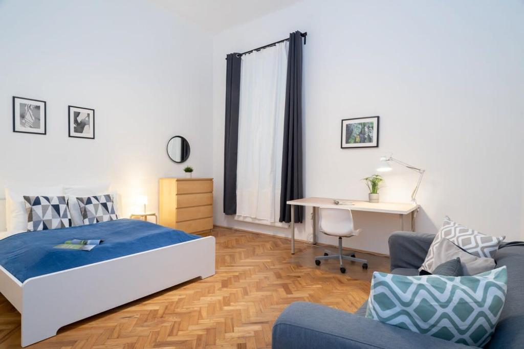 Comfortable Central and Quiet apartment 1074 Budapest, Hársfa utca 59a kép - 1
