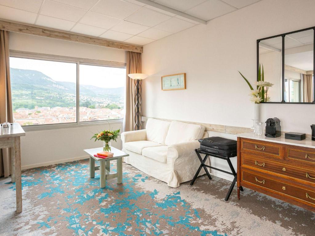 Nespecifikovaný výhled na hory nebo výhled na hory při pohledu z hotelu