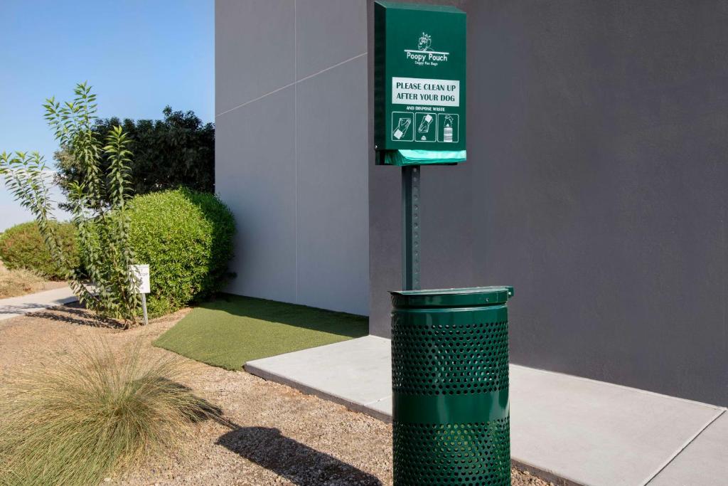 Certifikát, hodnocení, plakát nebo jiný dokument vystavený v ubytování Home2 Suites by Hilton Phoenix Chandler