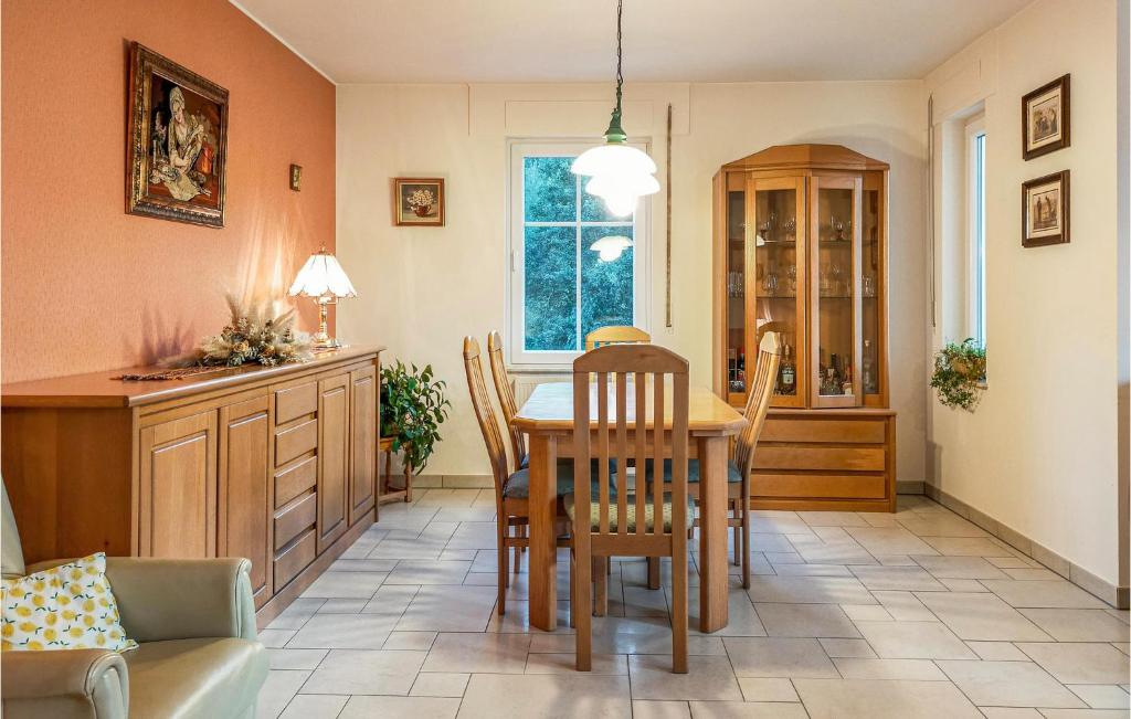 Fotografie z fotogalerie ubytování 2 Bedroom Awesome Apartment In Winseler v destinaci Winseler