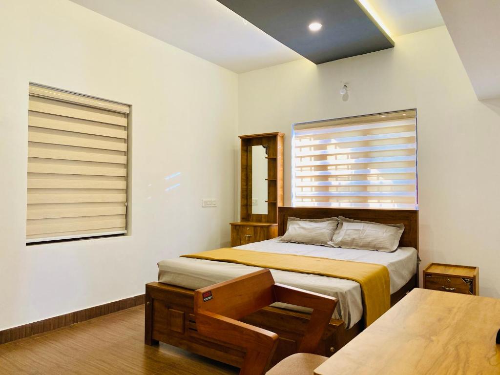 Giường trong phòng chung tại Captain's Cove Home Stay