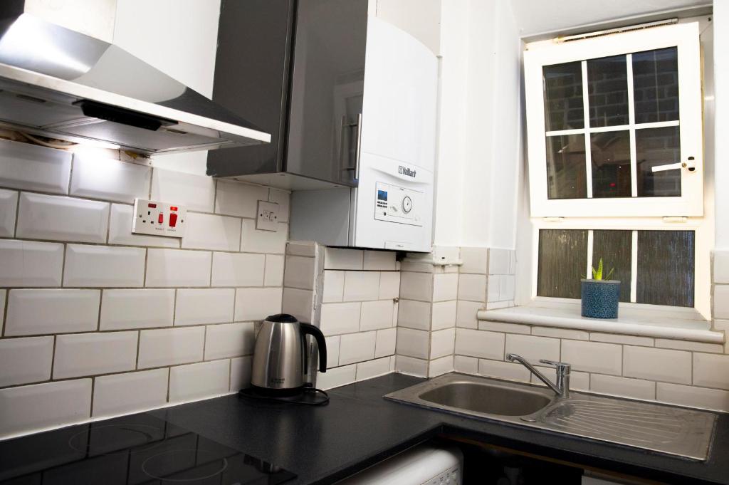 Cosy 3B apartment in the city - Three-Bedroom Apartment