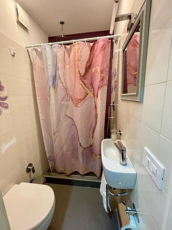 A bathroom at PRIVATEHOUSEINROME