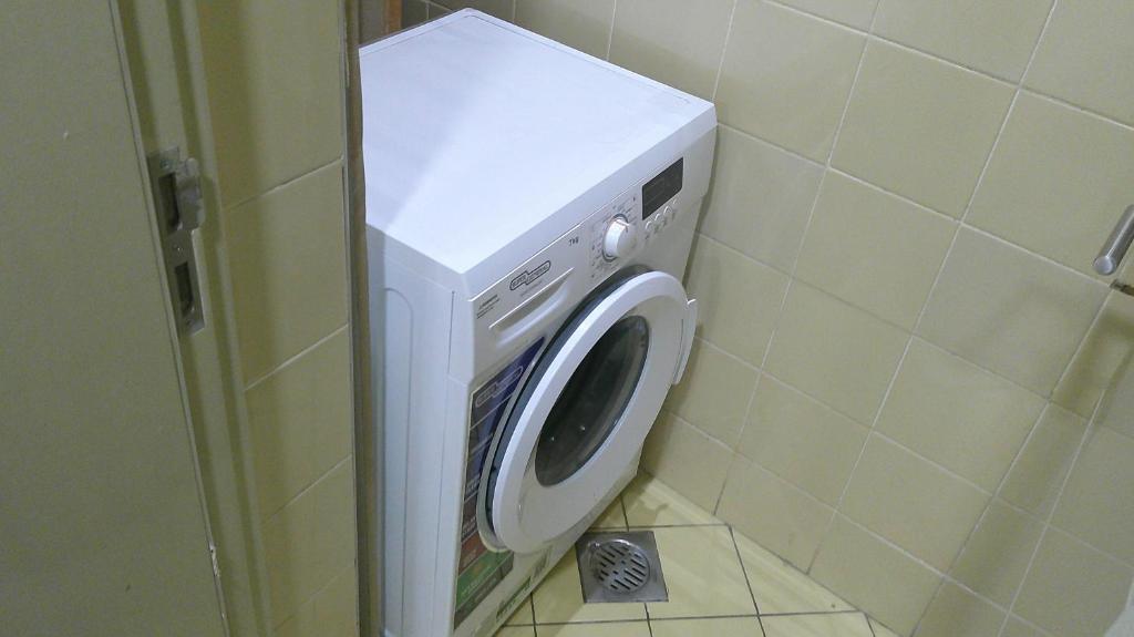 Foto de la galeria de Ruby Star Budget Room with Shared Washroom Access G06 a Dubai