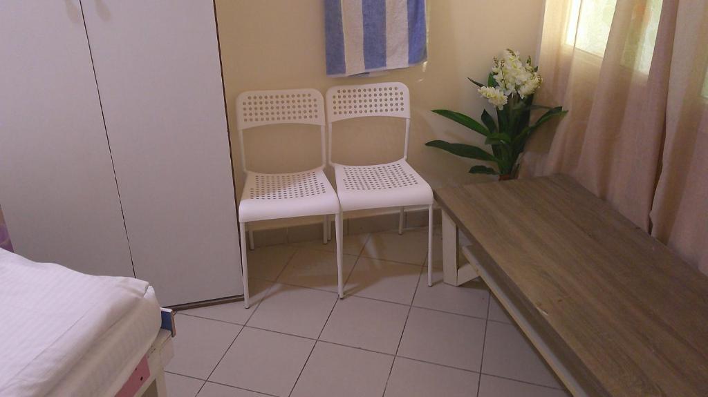 Foto de la galeria de Ruby Star Budget Room with Shared Washroom Access G06 a Dubai