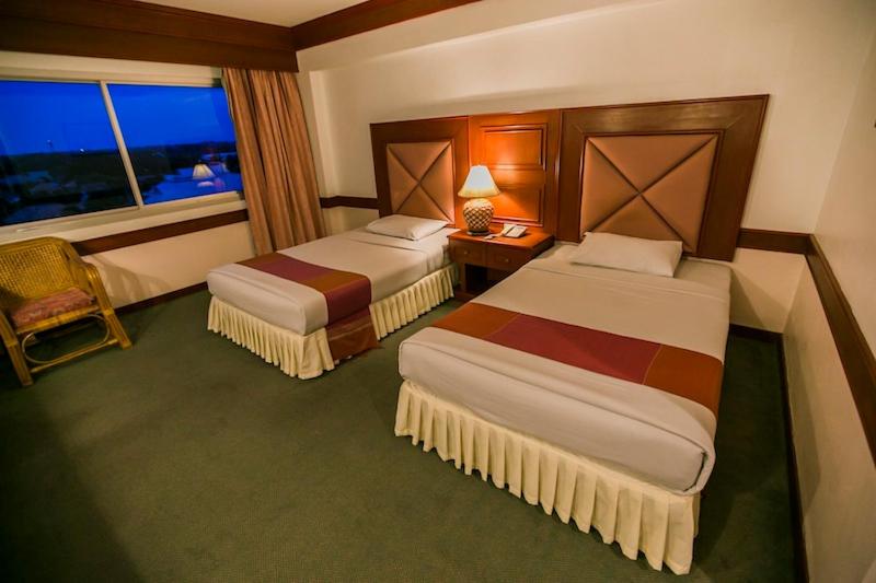 Raya Grand Hotel - Deluxe Twin Room