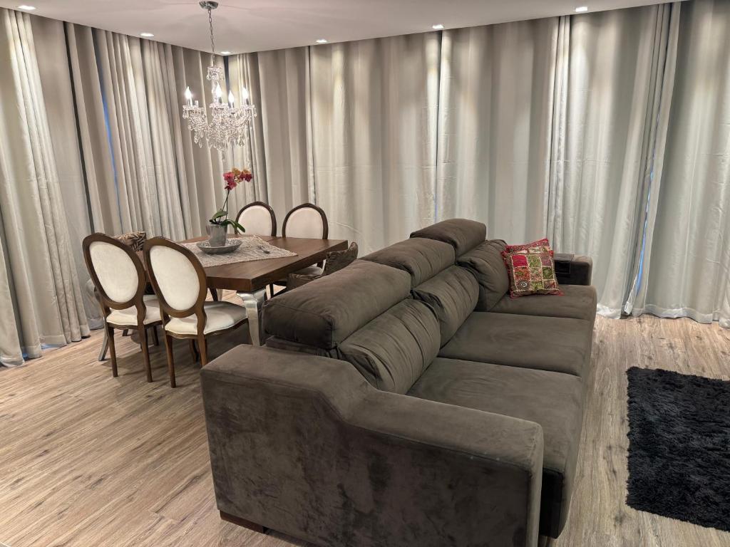 Posezení v ubytování Luxuoso Apartamento no Centro de Gramado