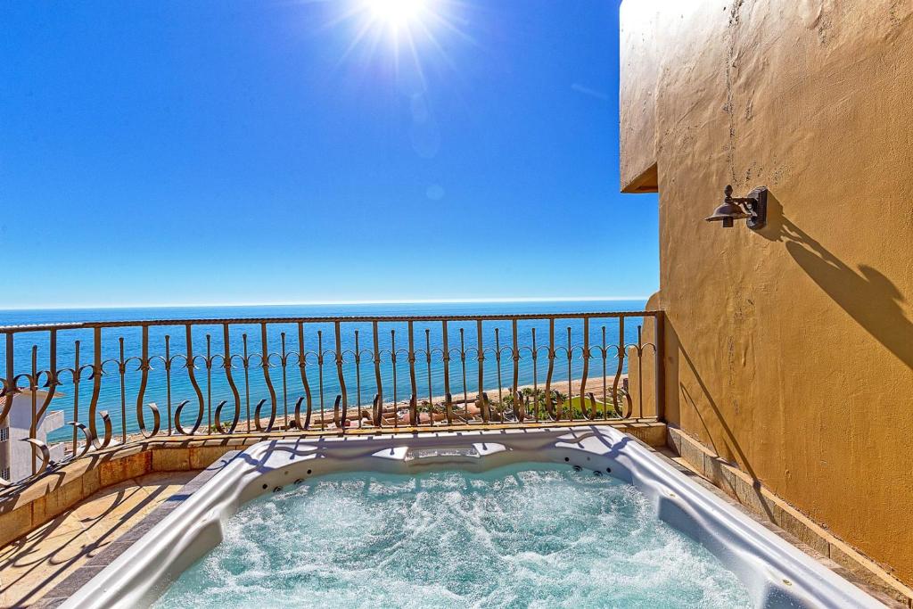 Picture of Oceanfront penthouse with pools, sauna, beach access & breathtaking ...