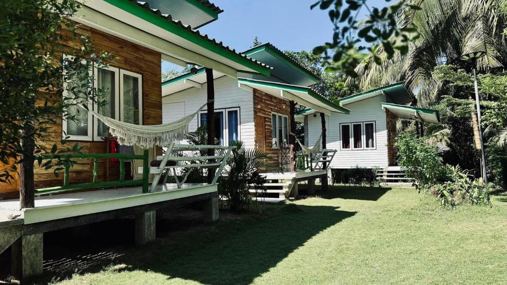 Zahrada ubytování Suan Maprao Ko Kut Resort