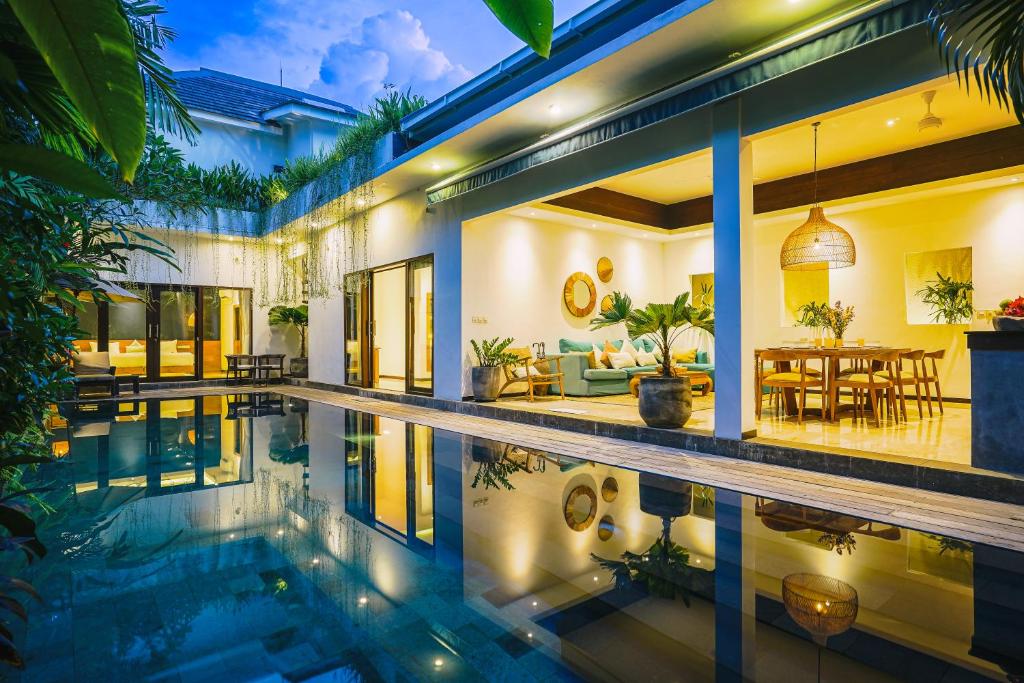 Frangipani Villa Jingga at Berawa, Canggu (updated prices 2026)