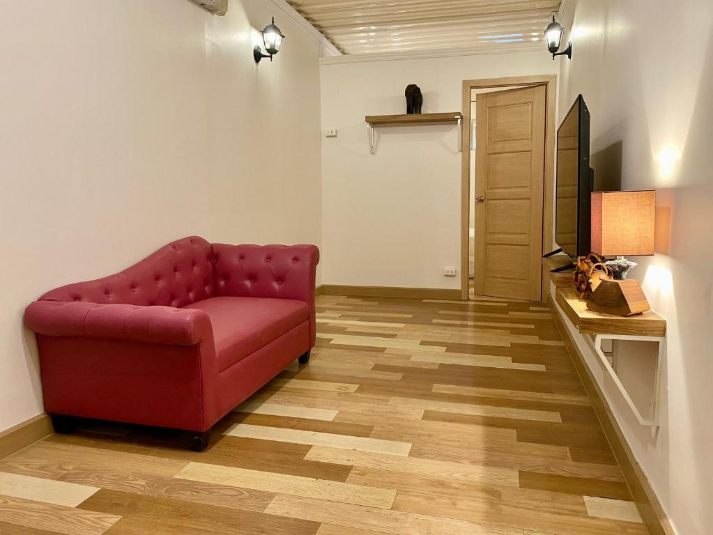 Happy Land Residence - Double Room With Private Bathroom