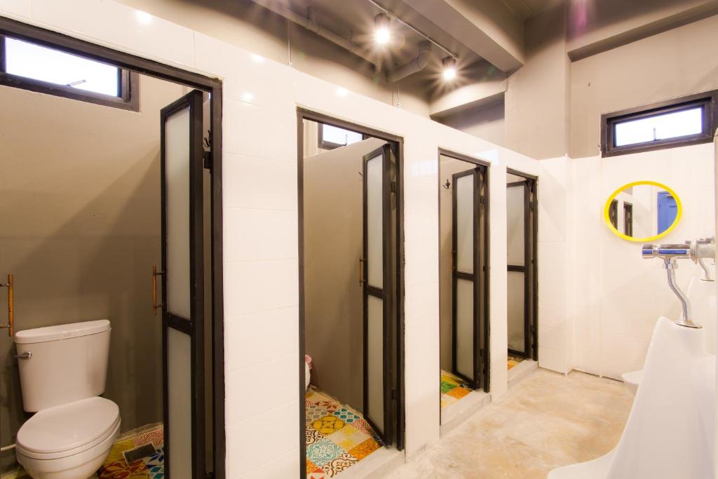 Koupelna v ubytování Bloo Hostel