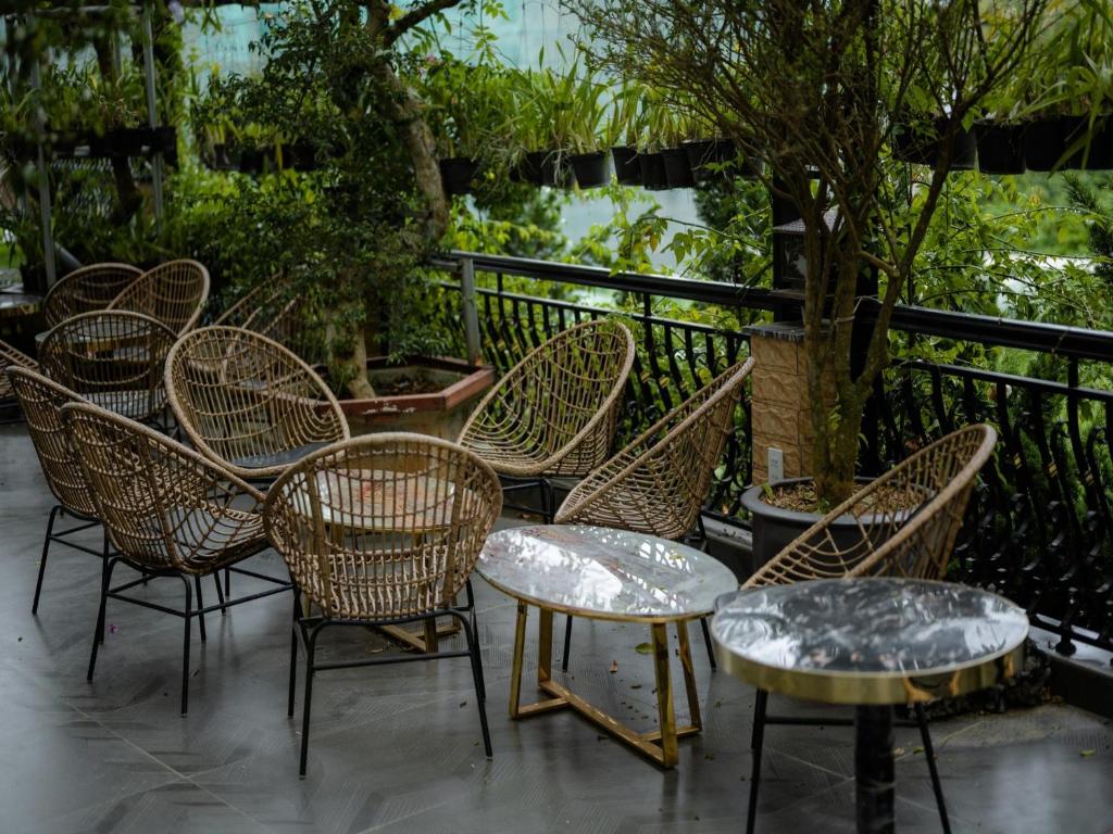 Ban công/sân hiên tại Anh Quan Khoi Hotel