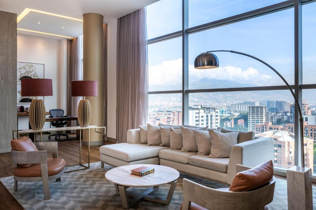 Posezení v ubytování Medellin Marriott Hotel