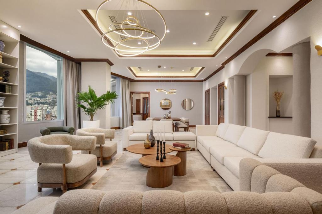 Posezení v ubytování JW Marriott Quito