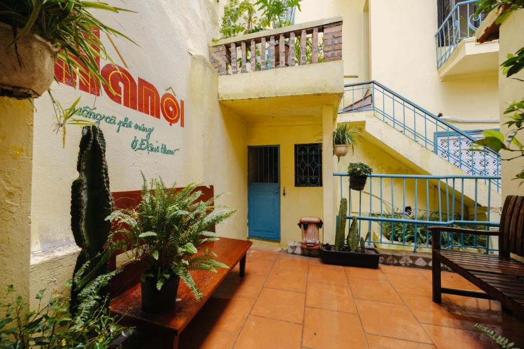 Balkón nebo terasa v ubytování Homestay and Eggcoffee Central Hanoi Old Quarter