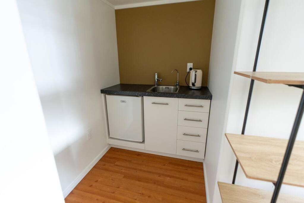 Hilltop Escape - Spa & Views - Resim 20