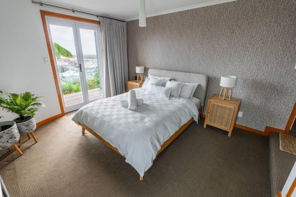 Hilltop Escape - Spa & Views - Resim 2