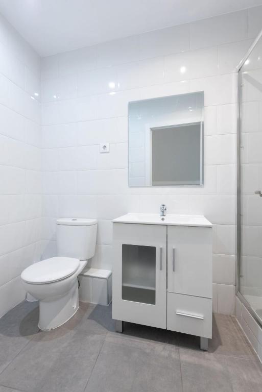 Koupelna v ubytování Apartamentos Day Madrid SOL Centro Gran Via