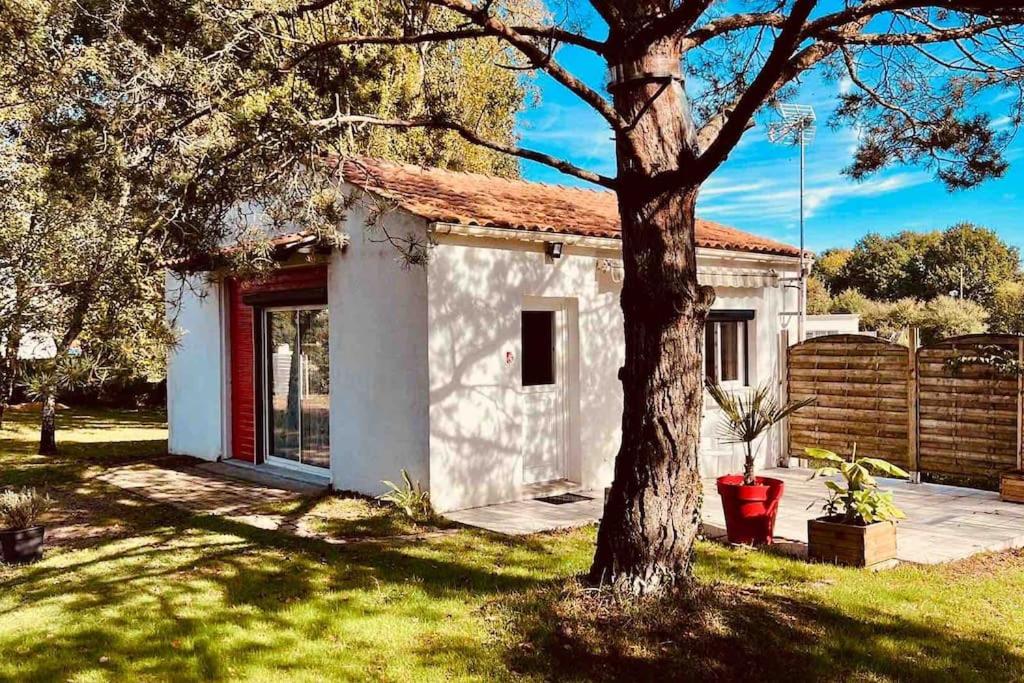 Tòa nhà nơi nhà nghỉ dưỡng tọa lạc