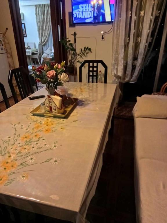 Fotografia z galérie ubytovania Βόλος περιοχή Aγ Κωσταντίνος Ρετιρέ 3 κρεβατ με θέα το Πήλιο v destinácii Volos