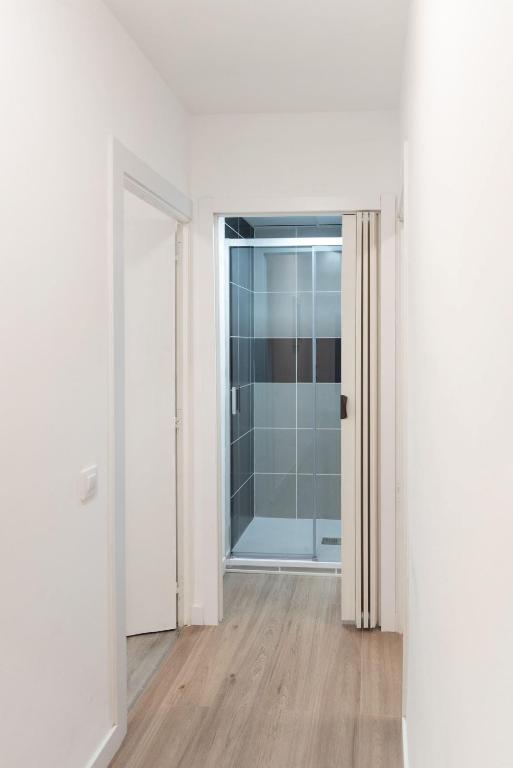Kép Apartamentos Day Madrid SANTO DOMINGO Centro Gran Via Sol Malasaña szállásáról Madridban a galériában