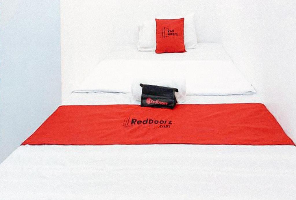 RedDoorz at San Antonio Binan Laguna - 