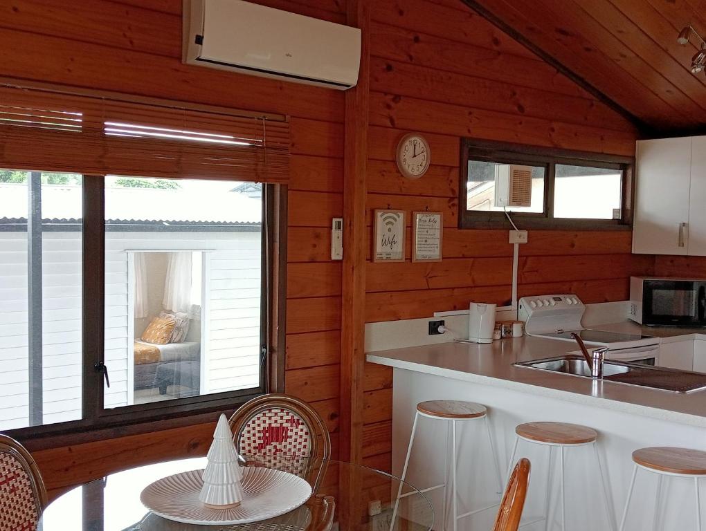 Cosy n Central Rotorua 2BR Entire House & Studio -summer only - Resim 11