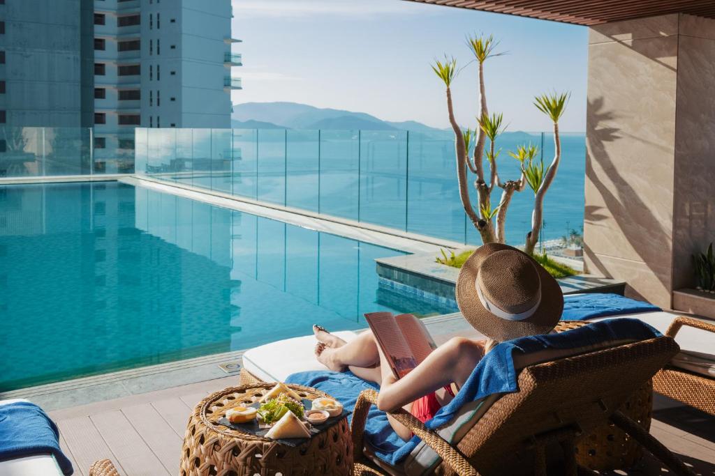 Hồ bơi trong/gần Gonsala Hotel Nha Trang