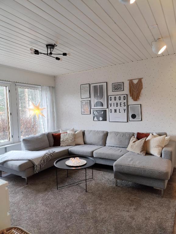 Laplands Hillside Villa - Hizvo