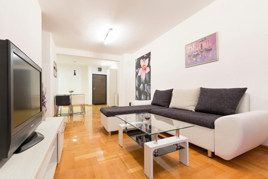 Prima Apartmani Beograd - One-Bedroom Apartment With Balcony