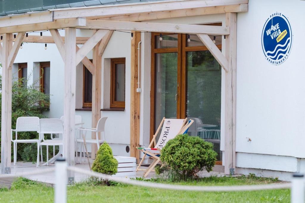 Wake Villa - Four-Bedroom Apartment With Lake View