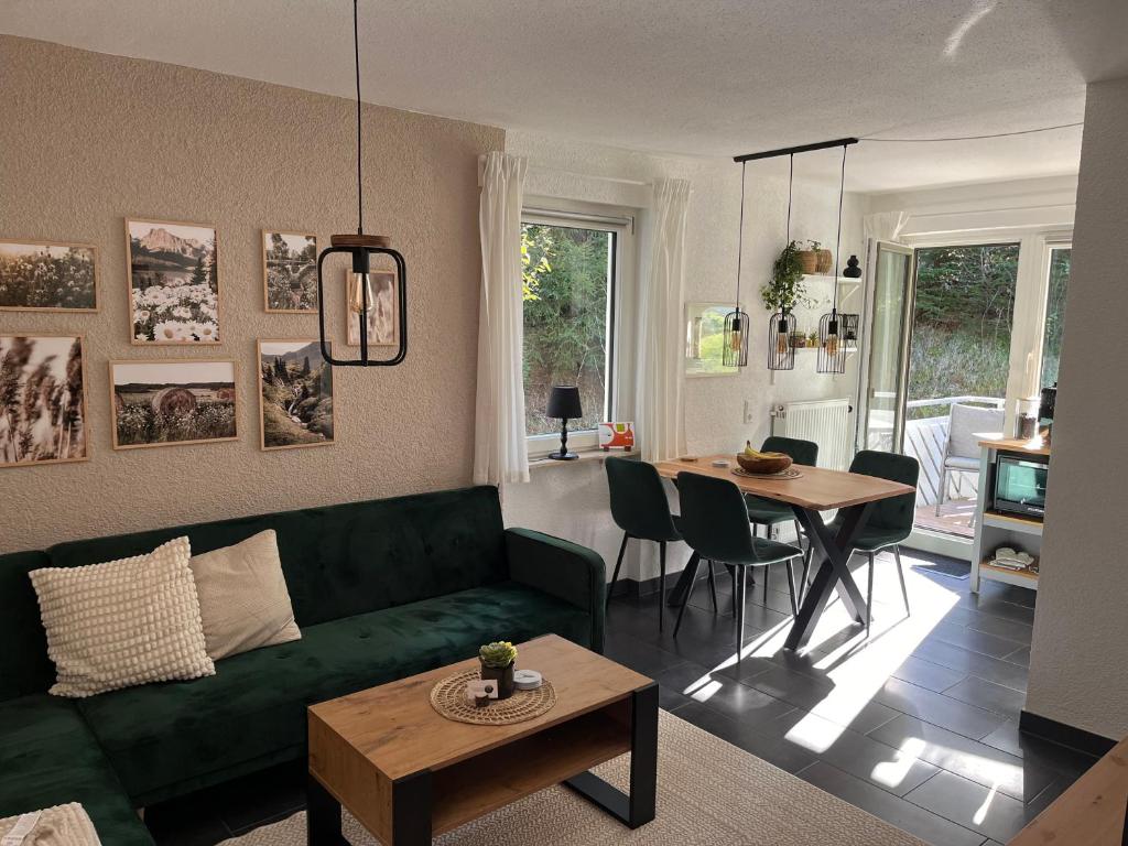 Posezení v ubytování Ferienappartement Schwarzwaldeck in Todtnauberg
