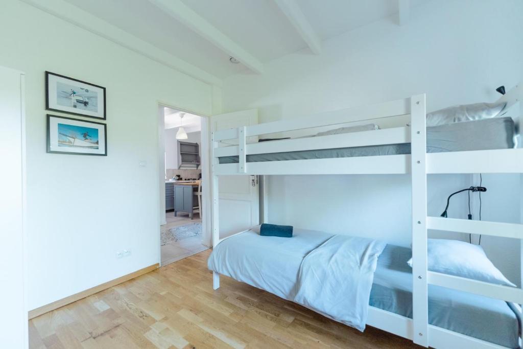 Wake Villa - Standaard Tweepersoonskamer Met Gedeelde Badkamer