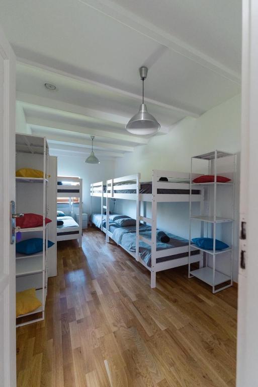 Wake Villa - Gemengde Slaapzaal Met 6 Bedden