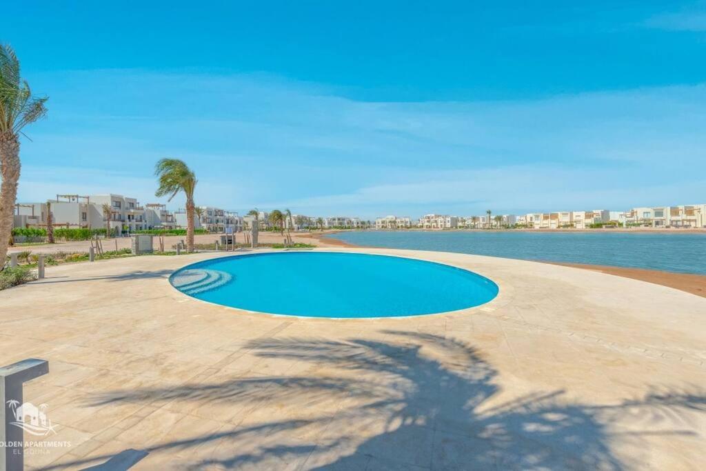 Bazén v ubytování Charming 2-Lvl 3BR Lagoon Home in Shedwan El Gouna, Pool Access nebo v jeho okolí