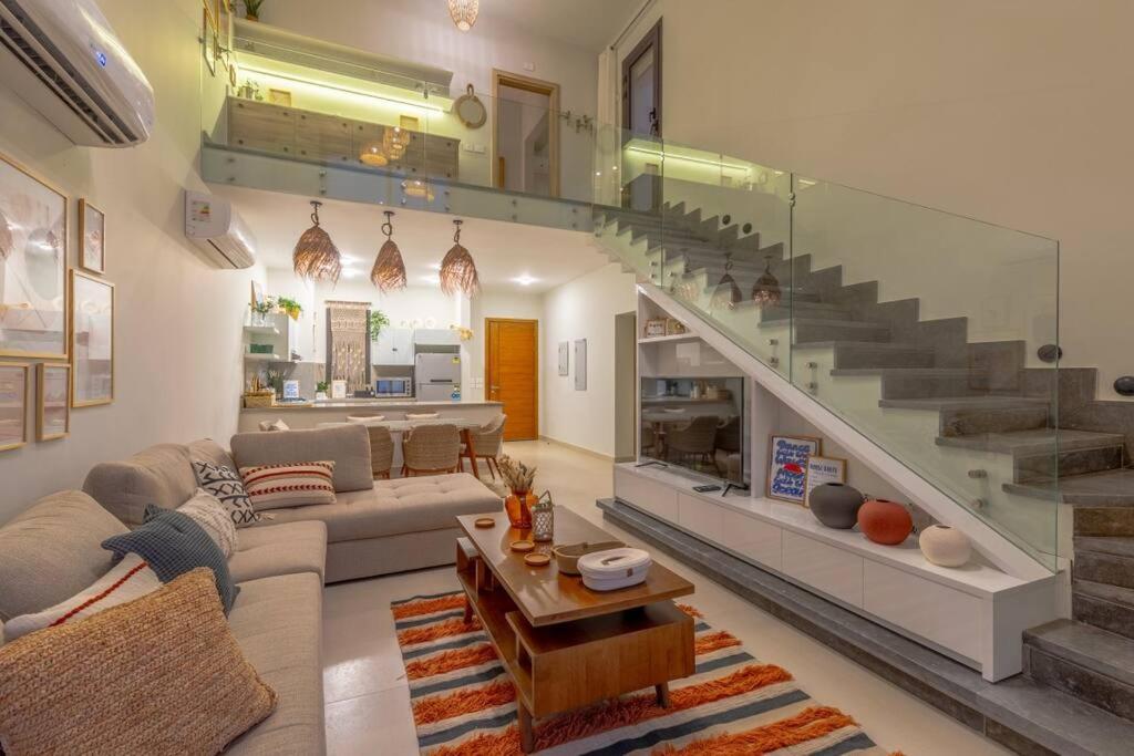 Posezení v ubytování Charming 2-Lvl 3BR Lagoon Home in Shedwan El Gouna, Pool Access