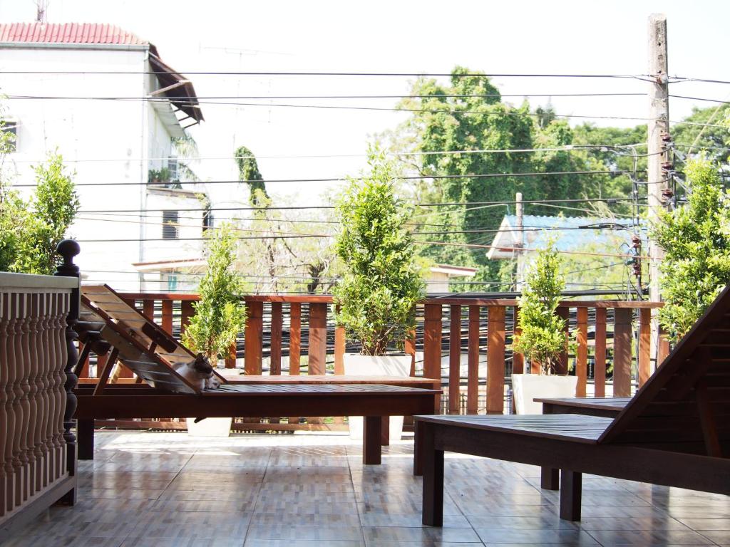 Chommuang Guest House - 11
