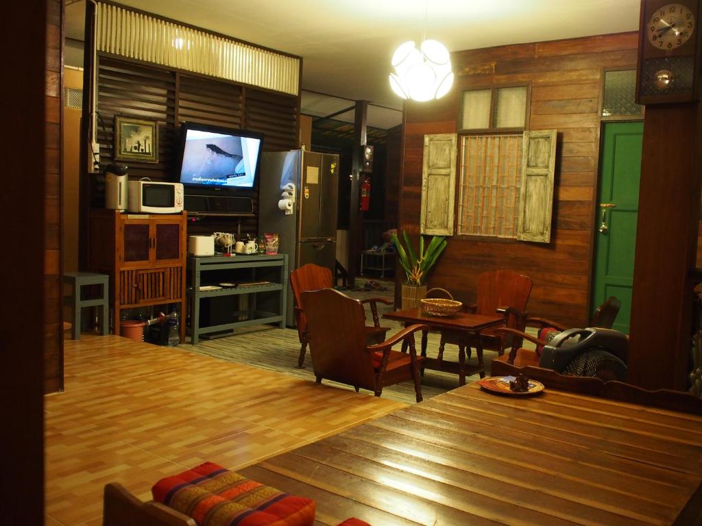 Chommuang Guest House - 10