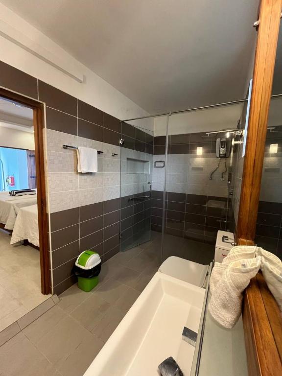 Koupelna v ubytování NN Beach Resort Nilaveli